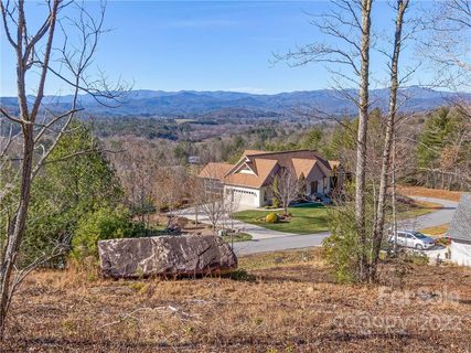 441 Crystal Heights Drive sold home in Crystal Heights, Hendersonville, NC