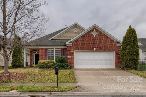 4421 Squirrel Trail Lane sold home in Parkway Oaks, Charlotte, NC