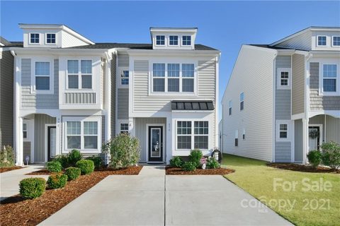 370 Halton Crossing Drive sold townhome in Settlers Landing, Concord, NC