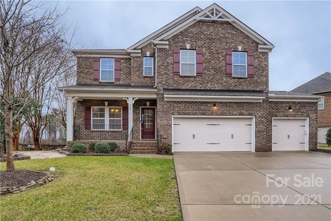 469 River Lake Court sold home in River Lakes, Tega Cay, SC