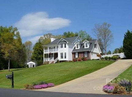 350 Windsor Drive sold home in Windsor Pointe, Taylorsville, NC