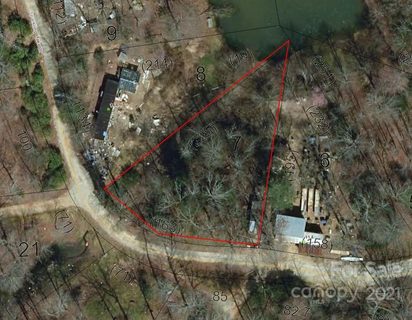 9999 Sparkling Lake Drive sold home in High Peak Lake Estates, Hendersonville, NC