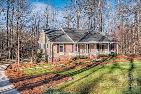 3932 Fox Run Road sold home in Fox Run, Matthews, NC