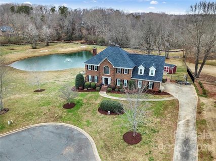 2056 Meadow Run Drive sold home in Valley Ranch, Matthews, NC