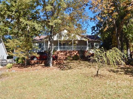 1631 Amanda Lane