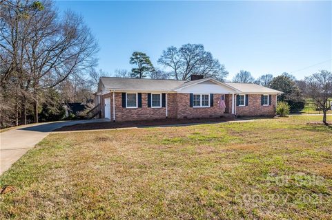 402 Lakeview Drive