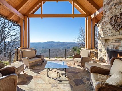 79 Highland Point Drive sold home in Indian Cave Park, Hendersonville, NC