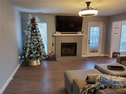 13835 Poppleton Court