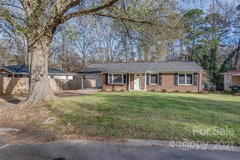 1534 Meadowbrook Lane