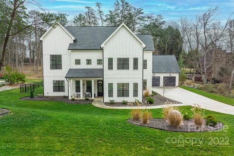 215 Webbed Foot Road