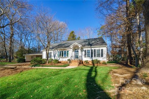 3712 Huckleberry Road