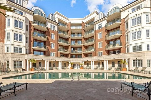 300 W 5th Street 107