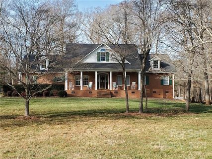 602 Frontier Circle