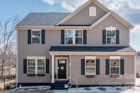 6928 Pin Oaks Drive sold home in Pin Oaks, Denver, NC