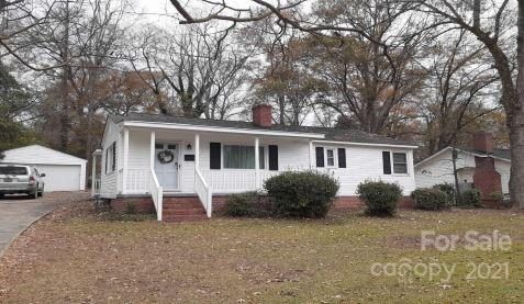 807 Woodland Drive