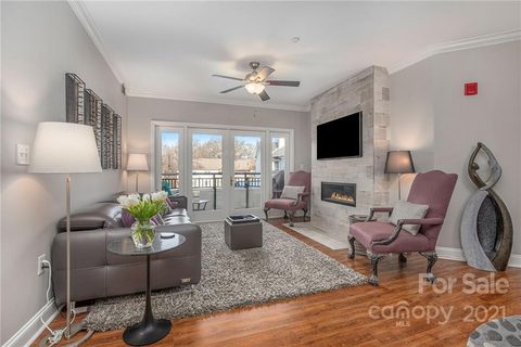 415 N Church Street 112