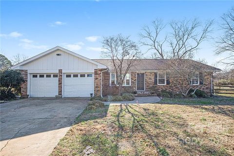 2207 Pennick Court sold home in Rocky River Acres, Harrisburg, NC