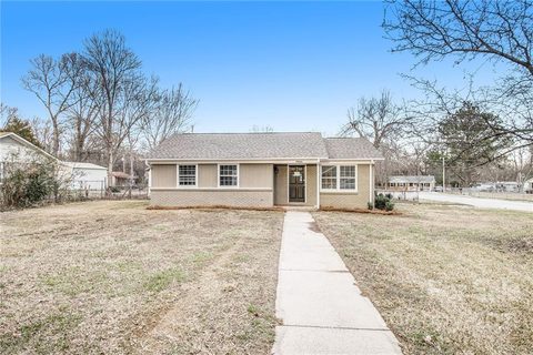 7900 Teakwood Road