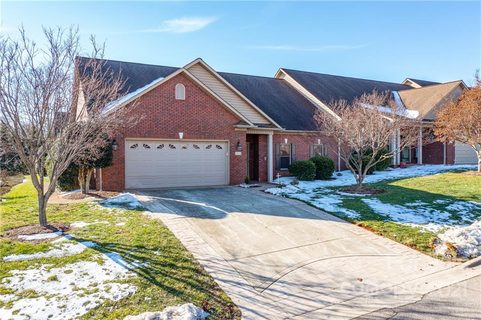 909 3rd Street B-8 sold townhome in Cambridge Place, Conover, NC