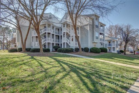 28 Hamiltons Harbor Drive B-924