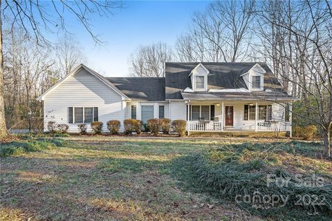 7464 Deer Track Drive sold home in Forest Oaks, Denver, NC