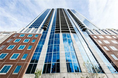 210 N Church Street 1014