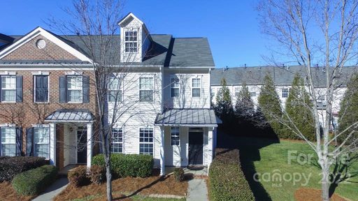 142 Charterhouse Lane sold townhome in Towne Square Townhomes At Regent Park, Fort Mill, SC