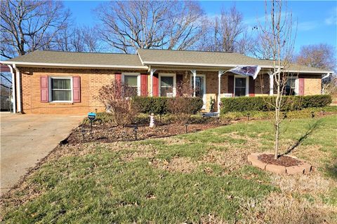 2526 Ashford Drive