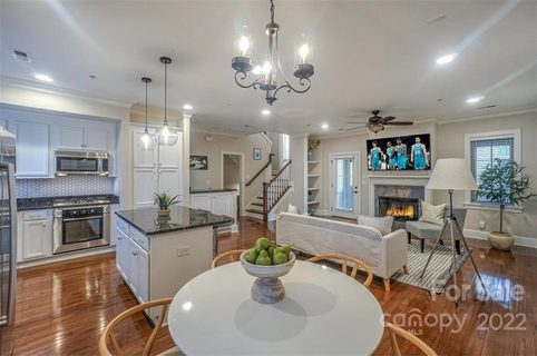 1328 Ordermore Avenue 4