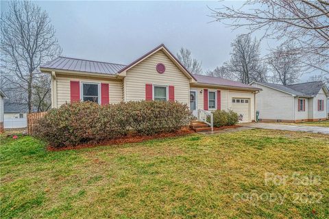 1013 Oakmont Court sold home in Brentwood Place, Salisbury, NC