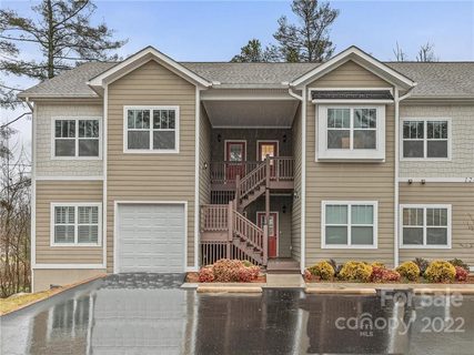 124 Foxden Drive 302 sold condo in Fox Glen Condominium, Fletcher, NC