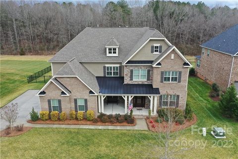 145 Highclere Drive sold home in Highclere, Waxhaw, NC