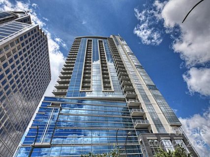 333 W Trade Street 2102