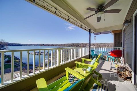 9809 Emerald Point Drive 12
