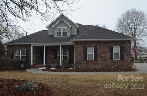 902 Stonewyck Drive