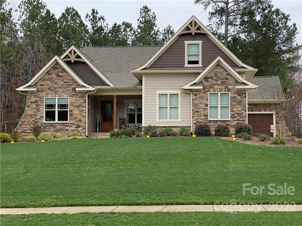 212 Ashmore Circle