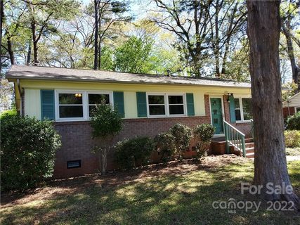 2001 Starbrook Drive