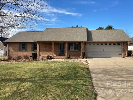 451 Seven Springs Loop
