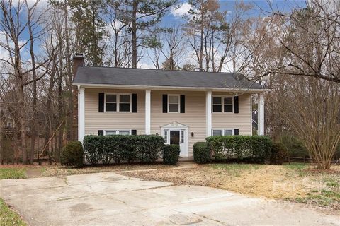 8124 Red Cap Lane