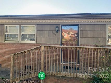 1013 Cloverdale Lane sold home in Briarwood, Dallas, NC
