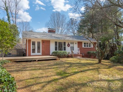 31 Pinehurst Road sold home in Pinehurst Park, Asheville, NC