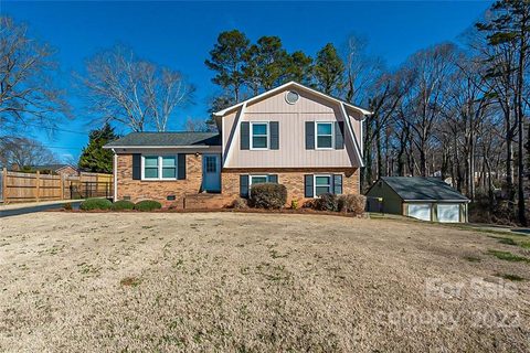 4532 Oakwood Circle