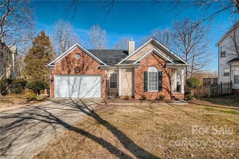 2704 Towhee Court
