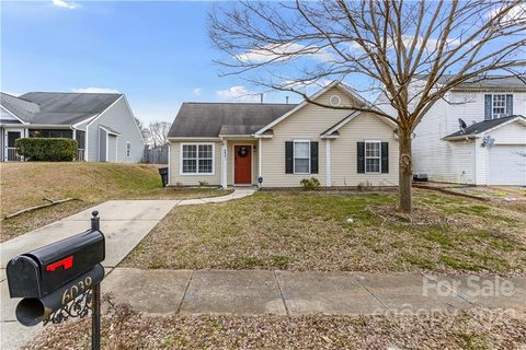 6039 Mary Blair Lane sold home in Patriots Point, Charlotte, NC