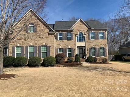 1052 Wedgewood Lane