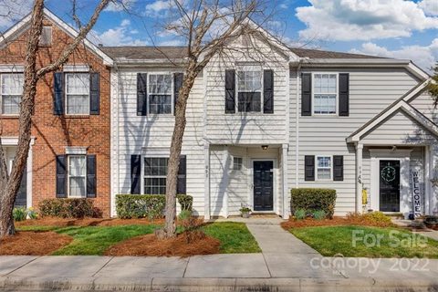 992 Heritage Parkway