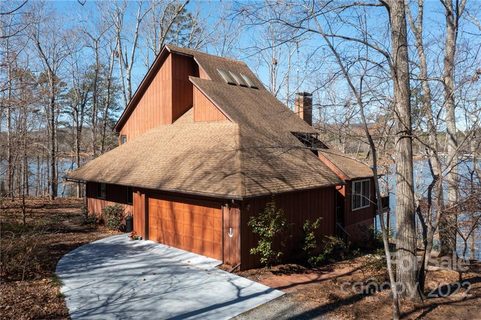 366 Fairfield Court