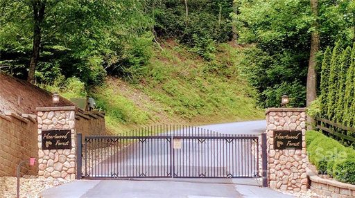 V L Heartwood Forest Drive 31 sold home in Heartwood Forest, Collettsville, NC