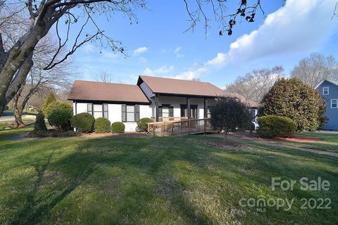 16401 Grapperhall Drive