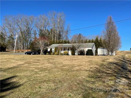 11 Rockdale Estates sold manufactured home in Grassy Creek, Spruce Pine, NC